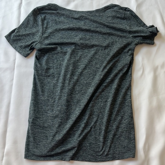 Nike Women’s Athletic T-shirt Size Small - Picture 2 of 2